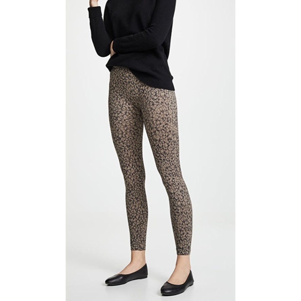 Spanx Look At Me Now Seamless Leggings in Mini Leopard Print Sz. Medium